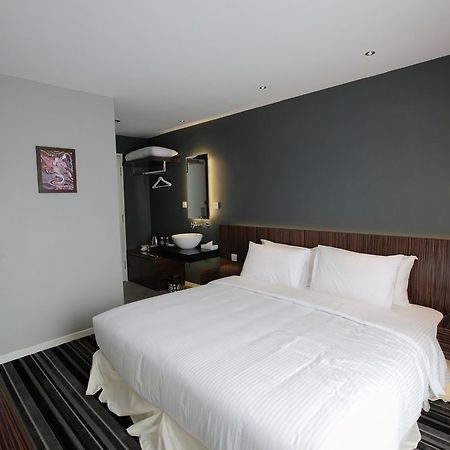 Apple Hotel Times Square George Town Exterior photo