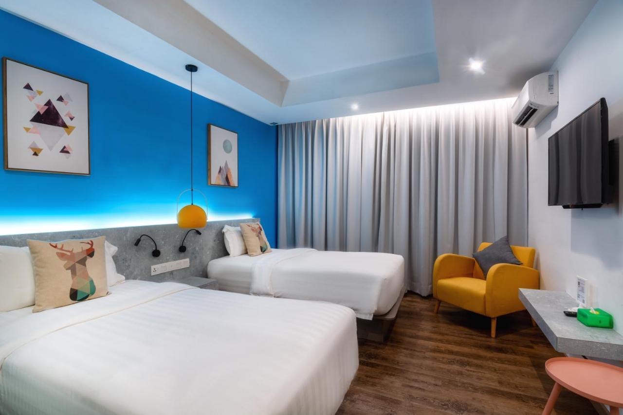 Apple Hotel Times Square George Town Exterior photo