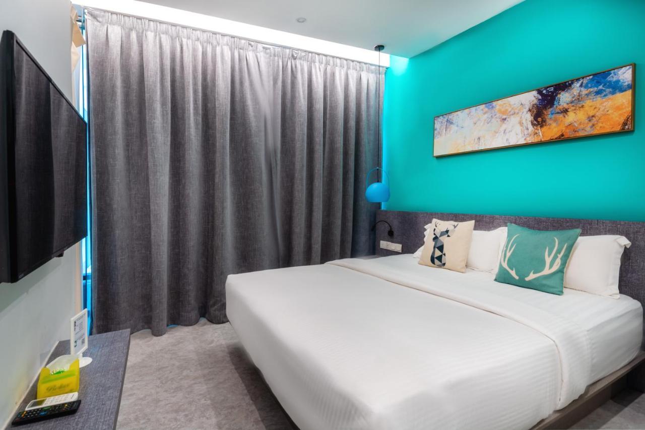 Apple Hotel Times Square George Town Exterior photo