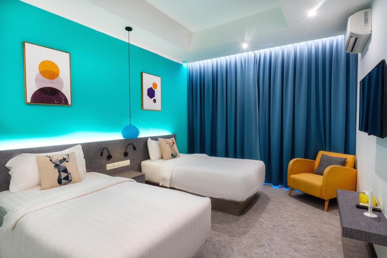 Apple Hotel Times Square George Town Exterior photo