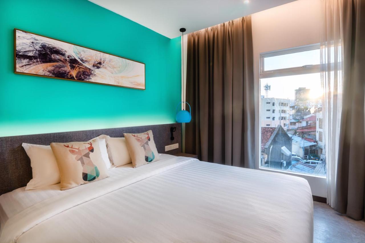 Apple Hotel Times Square George Town Exterior photo