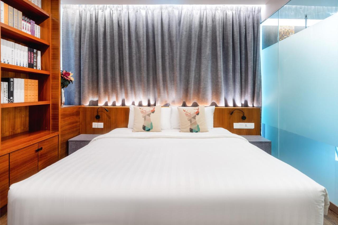 Apple Hotel Times Square George Town Exterior photo