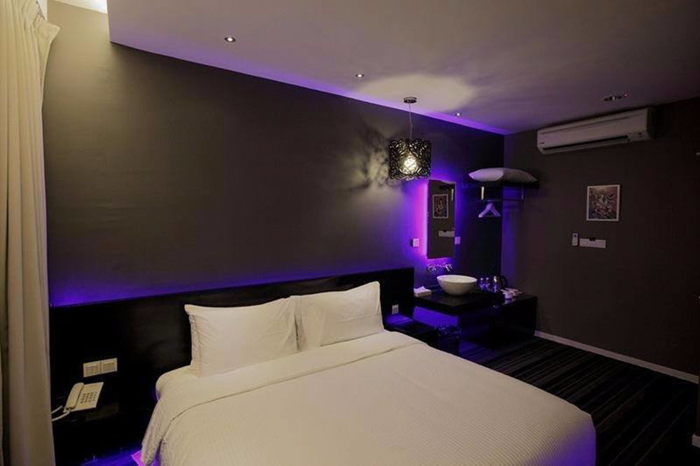 Apple Hotel Times Square George Town Exterior photo